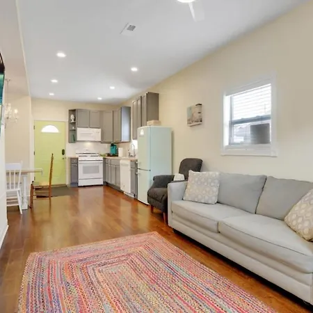 The City Cottage - Unique And Cozy